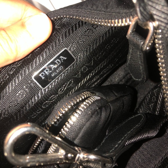 Prada bag women only worn twice 100% authentic still in very good condition - Picture 5 of 8